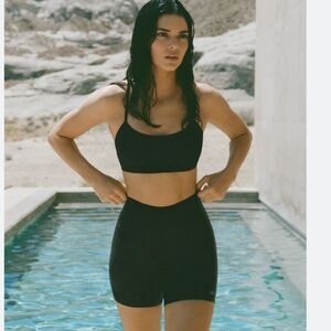 5” Alo Airlift energy shorts